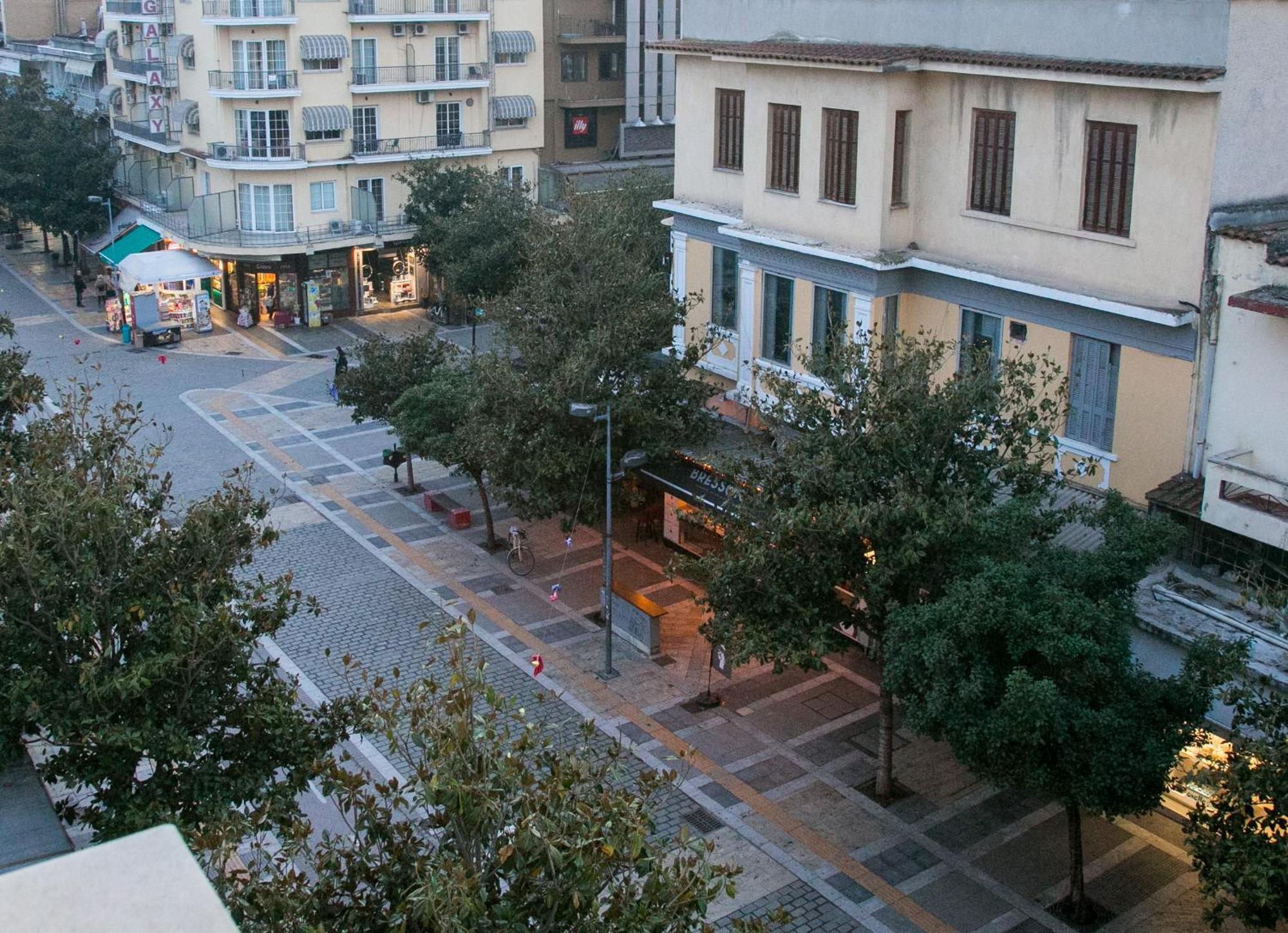 Mikel Angelo Hall Serres Buitenkant foto