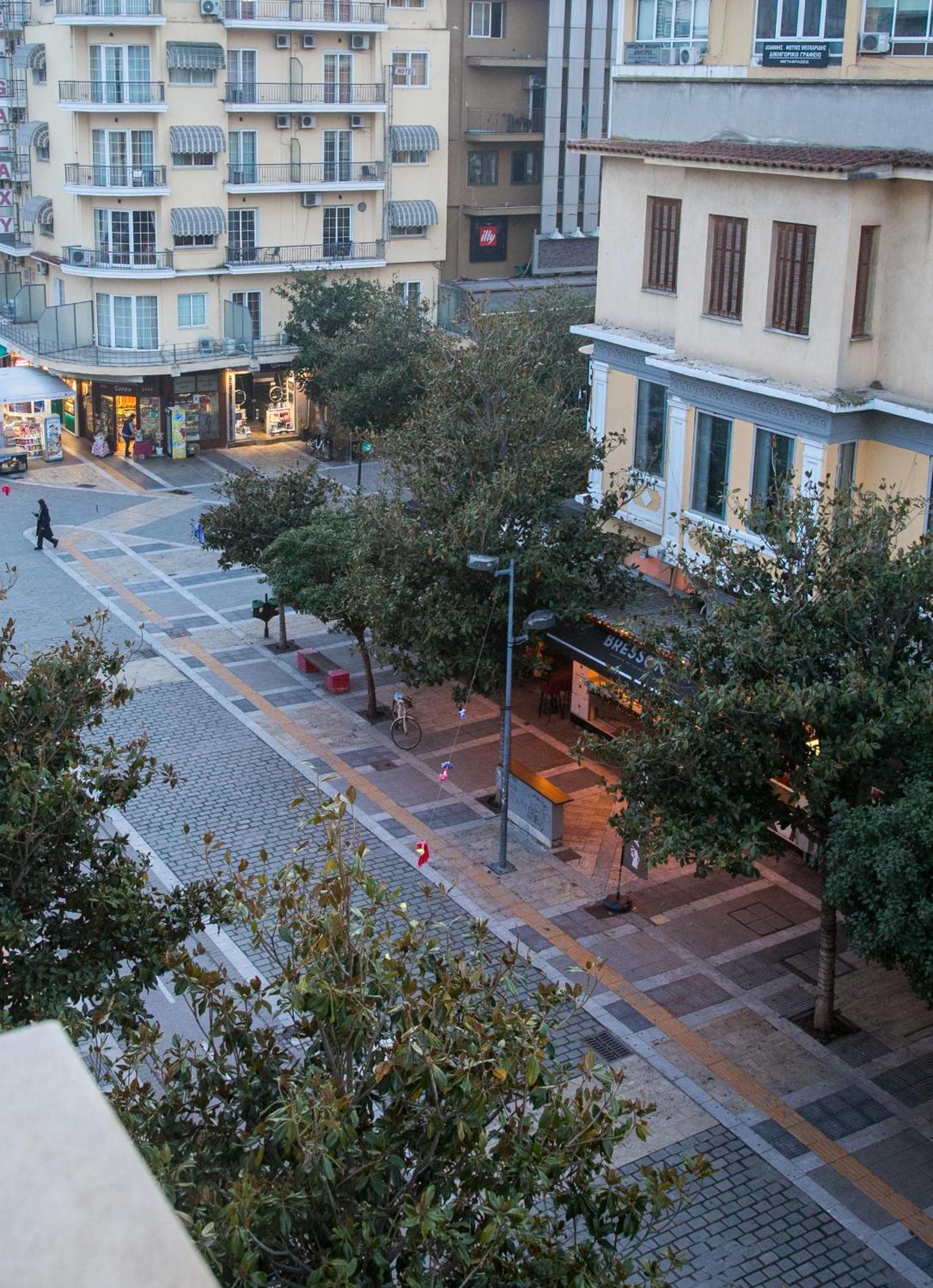 Mikel Angelo Hall Serres Buitenkant foto